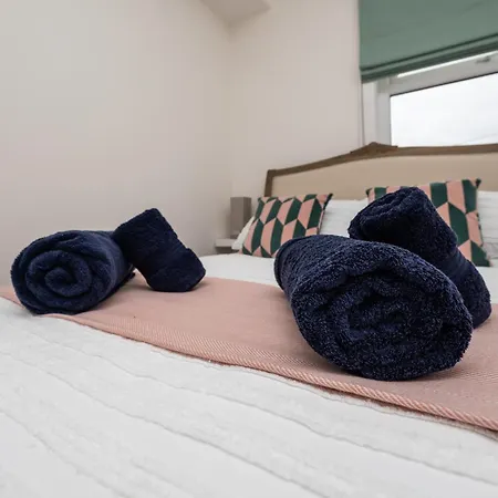 Chic 2-bed Retreat In The Heart Of Oakwood! Apartman Leeds