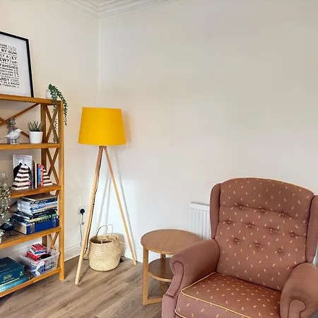 Chic 2-bed Retreat In The Heart Of Oakwood! Apartman Leeds