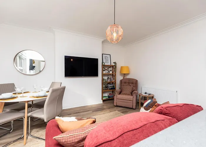 Chic 2-bed Retreat In The Heart Of Oakwood! * Leeds