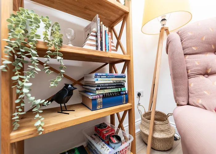 Apartman Chic 2-bed Retreat In The Heart Of Oakwood! Leeds