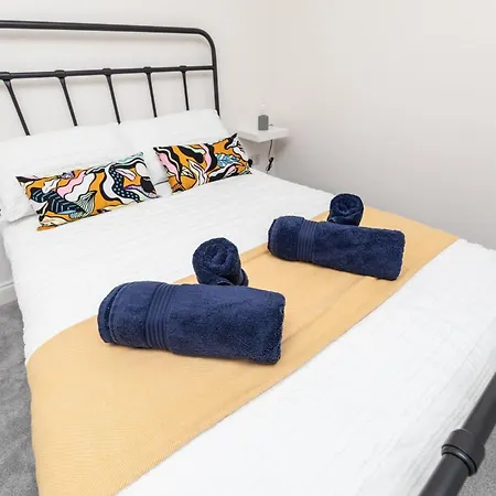 Chic 2-bed Retreat In The Heart Of Oakwood! 公寓 *