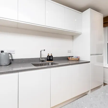 Chic 2-bed Retreat In The Heart Of Oakwood! 公寓 利兹