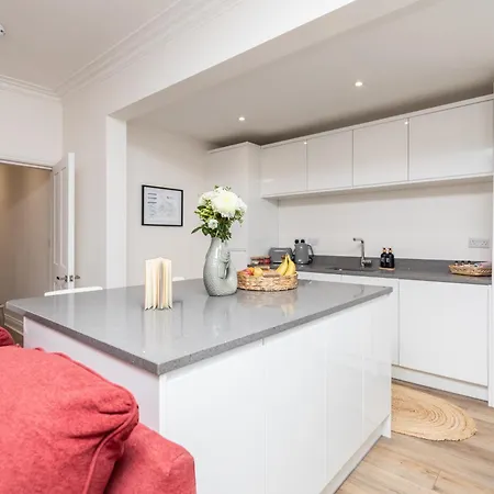 公寓 Chic 2-bed Retreat In The Heart Of Oakwood! *