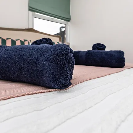 Chic 2-bed Retreat In The Heart Of Oakwood! 公寓 *