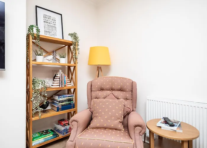 Chic 2-bed Retreat In The Heart Of Oakwood! *