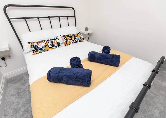 Chic 2-bed Retreat In The Heart Of Oakwood! 公寓 *