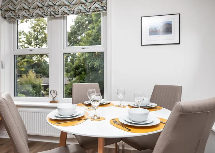 Chic 2-bed Retreat In The Heart Of Oakwood! * 利兹