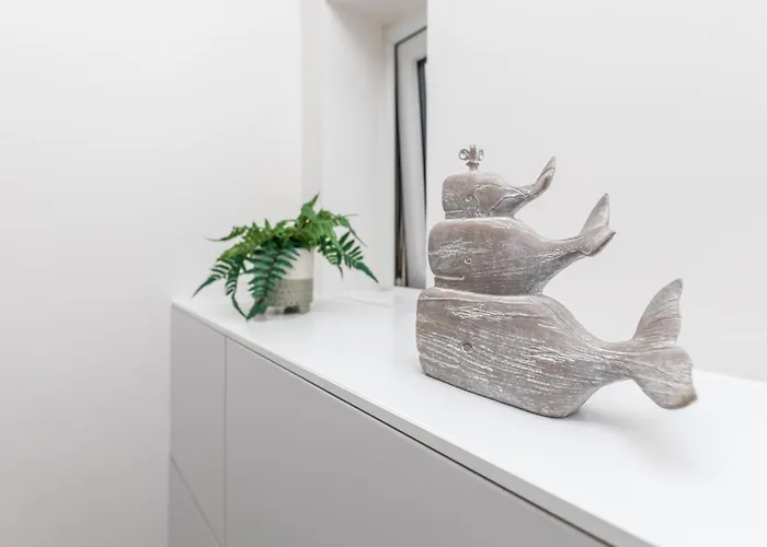 Apartment Chic 2-bed Retreat In The Heart Of Oakwood! Leeds (West Yorkshire)