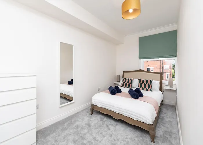 Chic 2-bed Retreat In The Heart Of Oakwood! 公寓 利兹