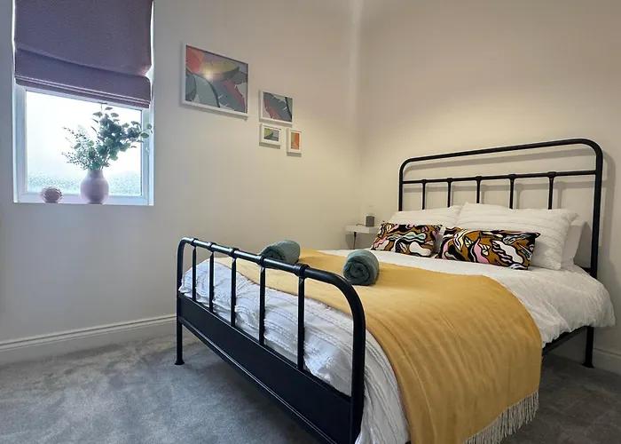 Chic 2-bed Retreat In The Heart Of Oakwood! 公寓 利兹