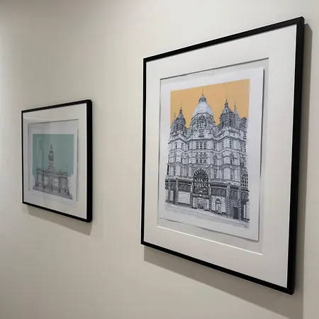 Chic 2-bed Retreat In The Heart Of Oakwood! Апартаменты Лидс