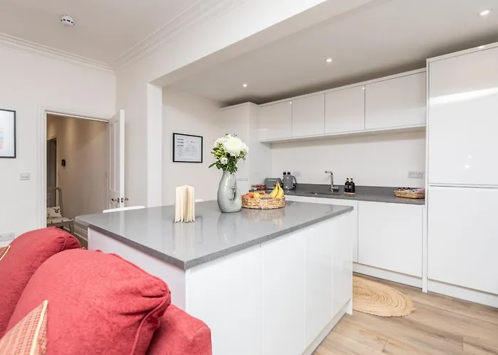 דירה Chic 2-bed Retreat In The Heart Of Oakwood! *